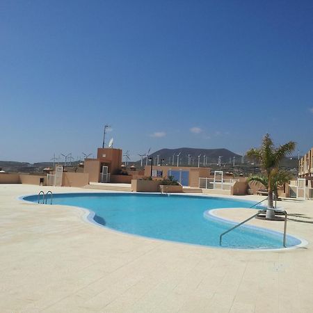 Seaside Serenity: Remote Work Retreat in Poris de Abona Exterior photo