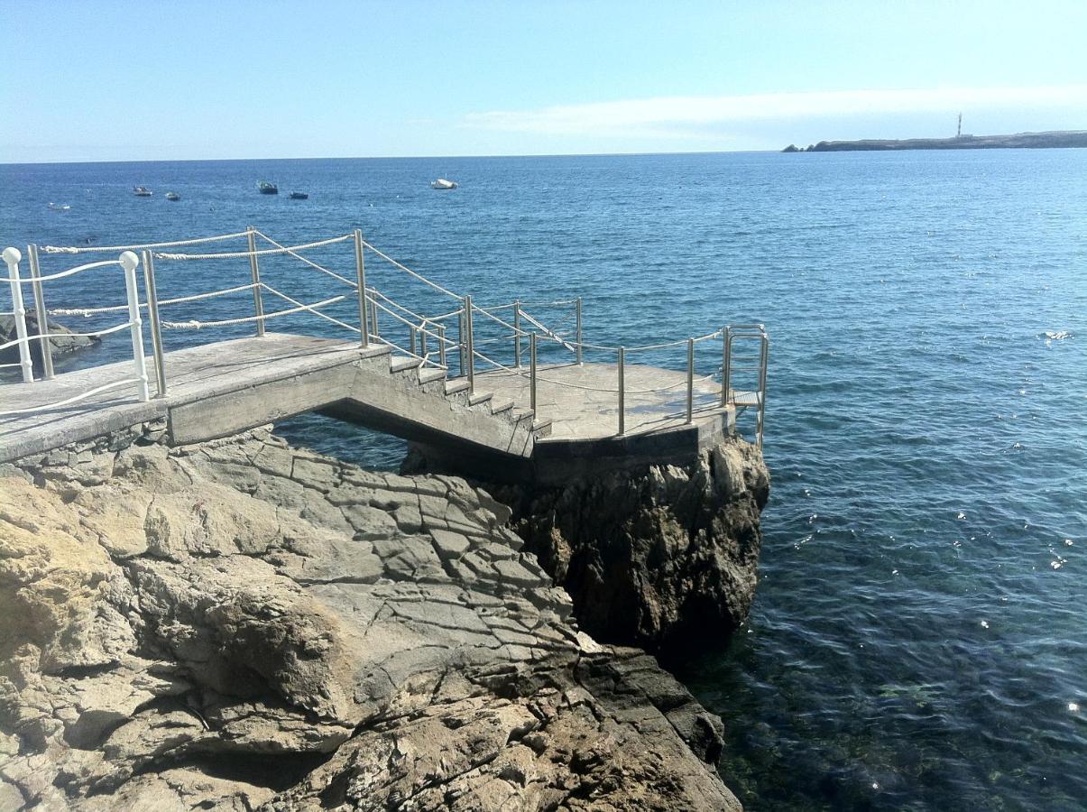 Seaside Serenity: Remote Work Retreat in Poris de Abona Exterior photo