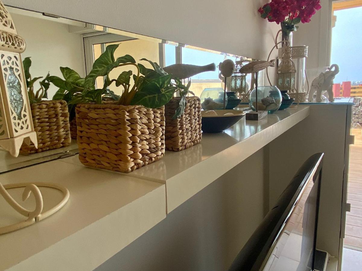 Seaside Serenity: Remote Work Retreat in Poris de Abona Exterior photo