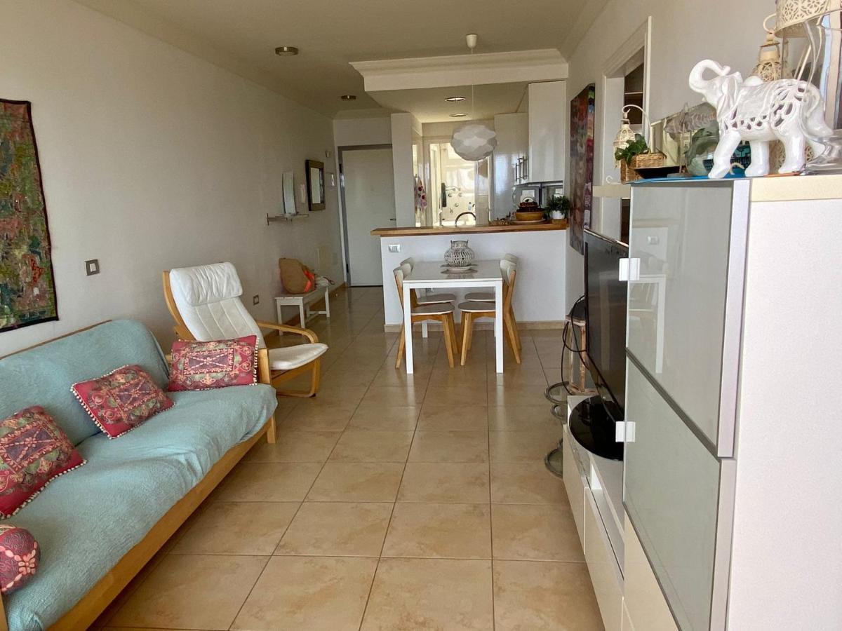 Seaside Serenity: Remote Work Retreat in Poris de Abona Exterior photo