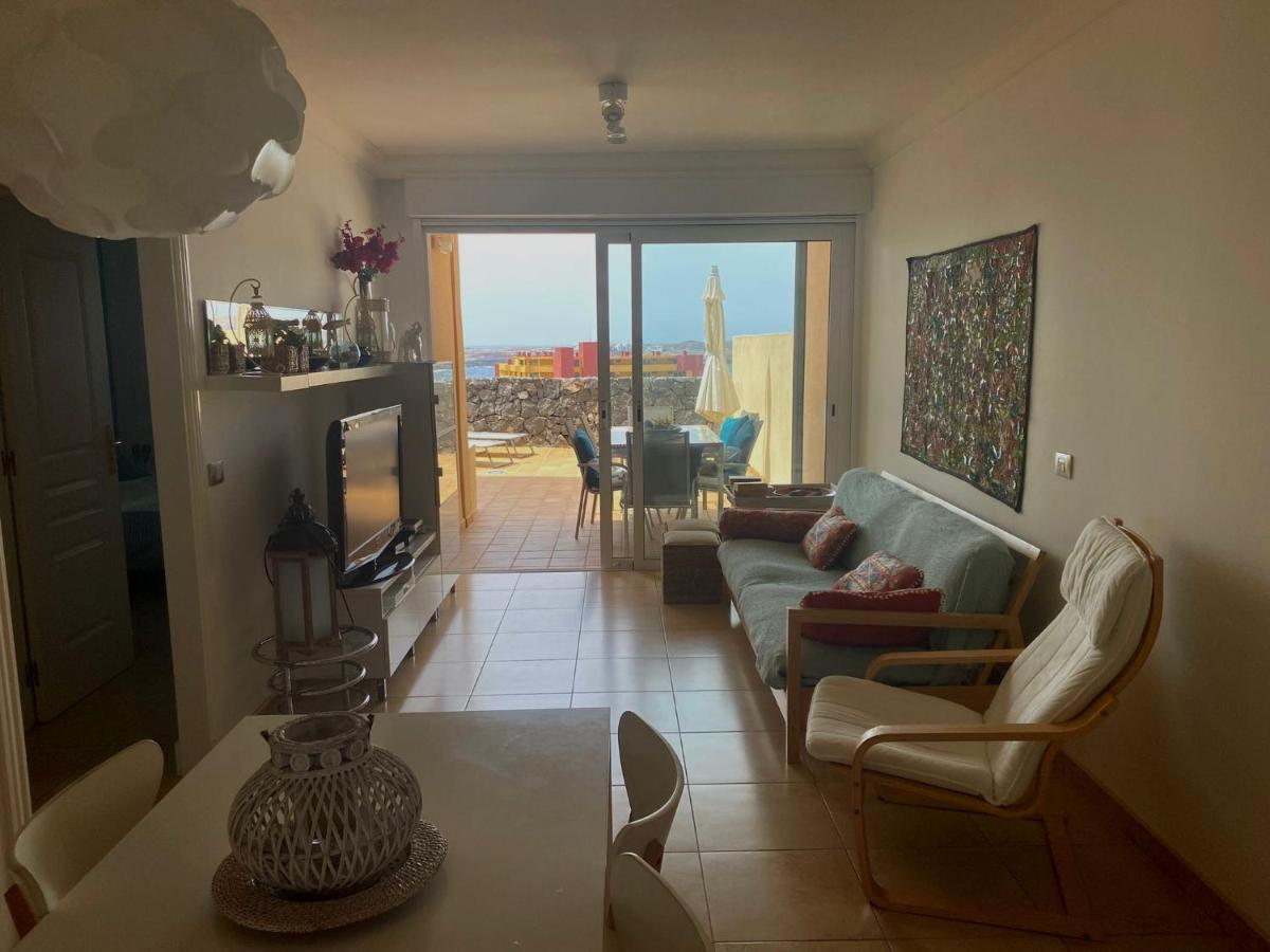 Seaside Serenity: Remote Work Retreat in Poris de Abona Exterior photo