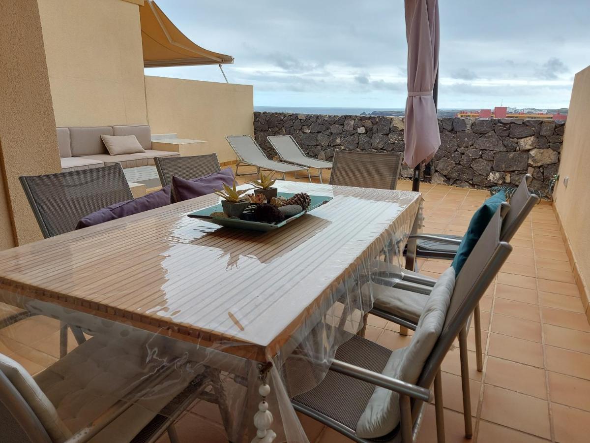 Seaside Serenity: Remote Work Retreat in Poris de Abona Exterior photo