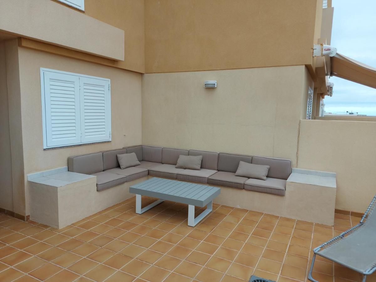 Seaside Serenity: Remote Work Retreat in Poris de Abona Exterior photo