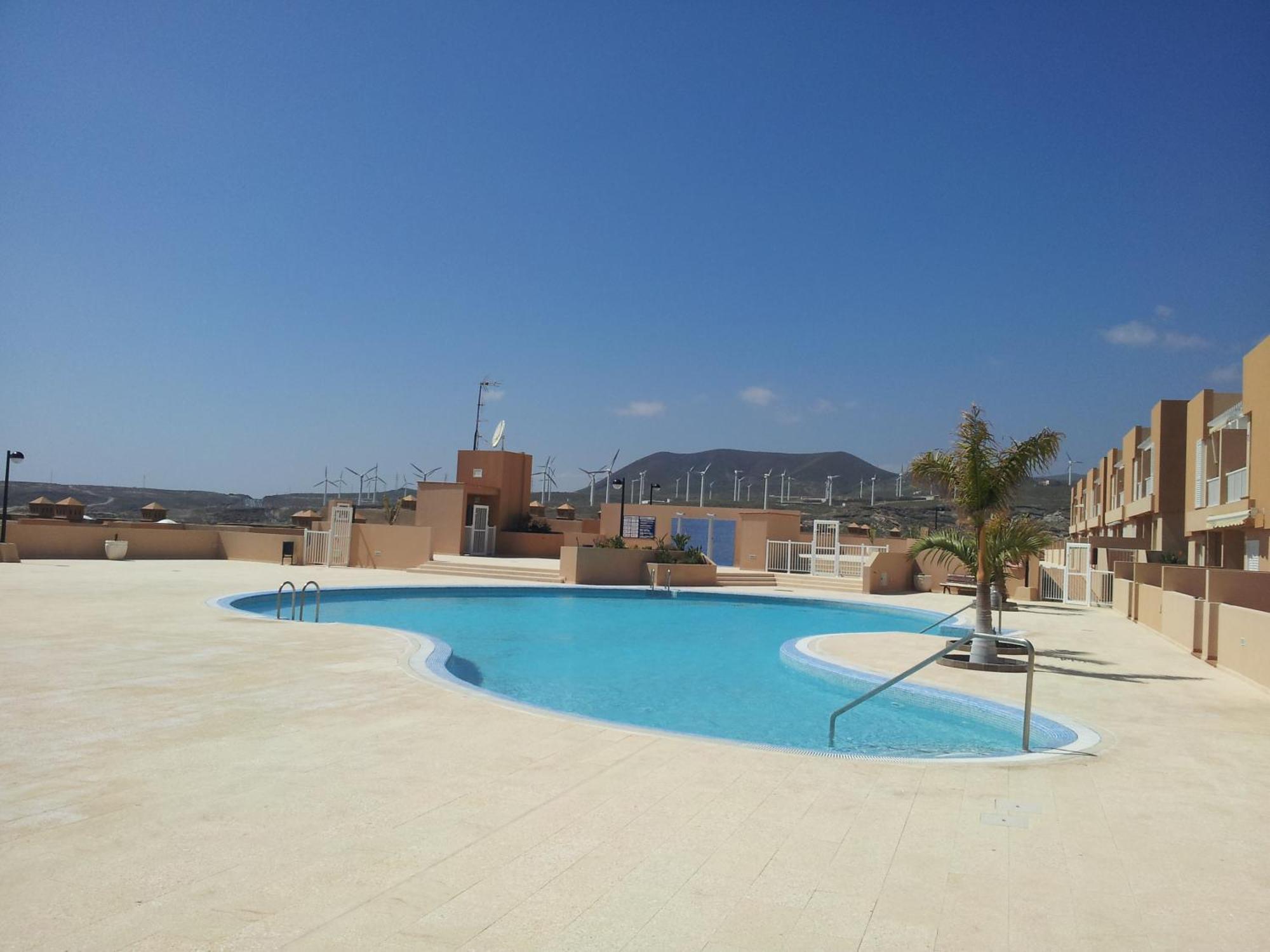 Seaside Serenity: Remote Work Retreat in Poris de Abona Exterior photo