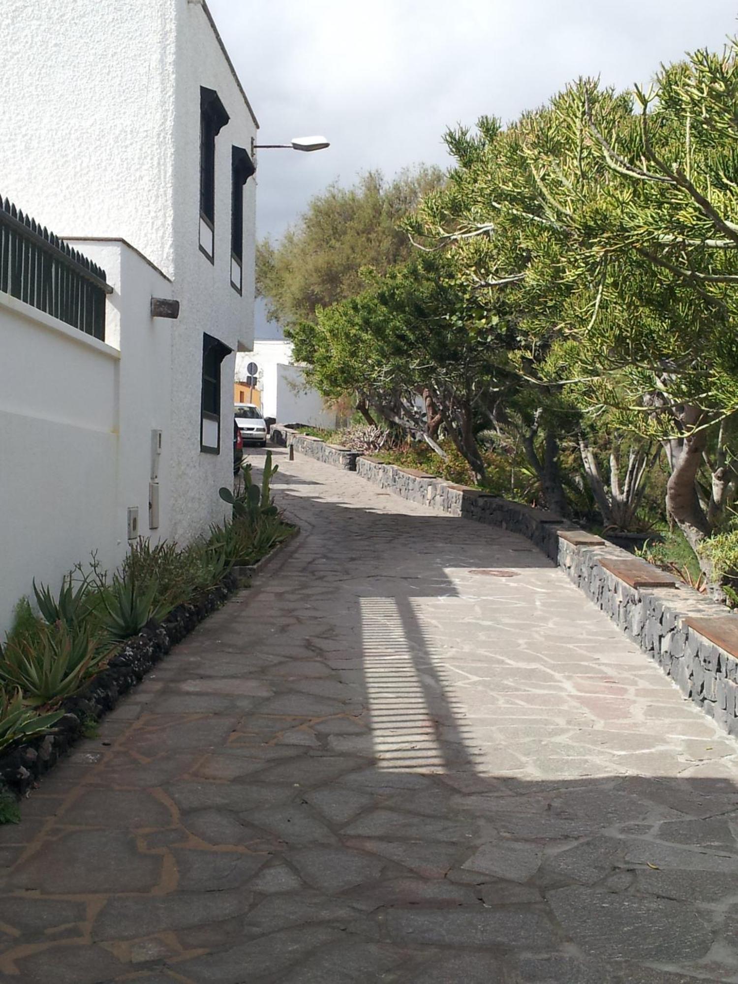 Seaside Serenity: Remote Work Retreat in Poris de Abona Exterior photo