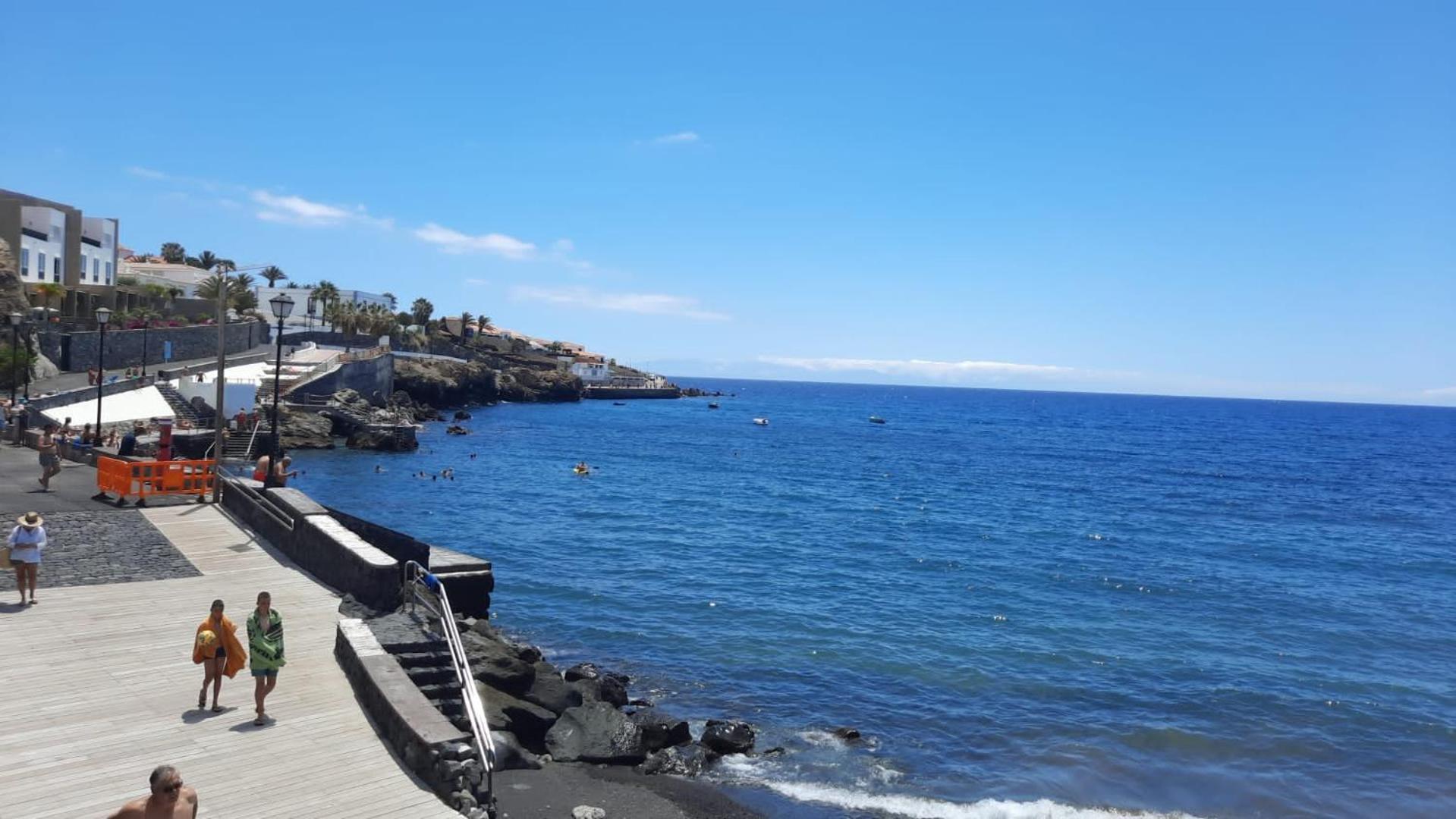 Seaside Serenity: Remote Work Retreat in Poris de Abona Exterior photo